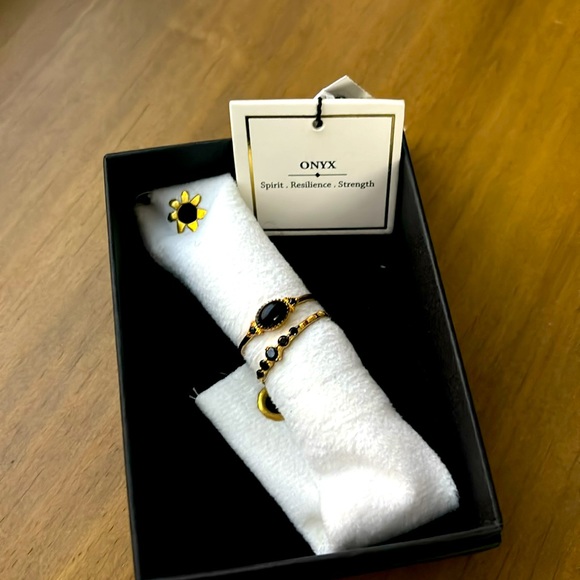 Onyx Ring Set - Picture 1 of 3